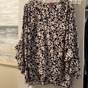 Vince Camuto, Flutter sleeve tunic, 2x